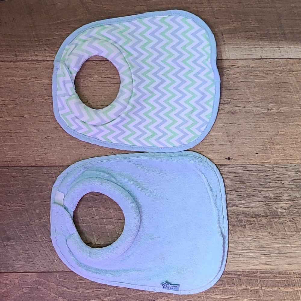 Tommee tippee bibs